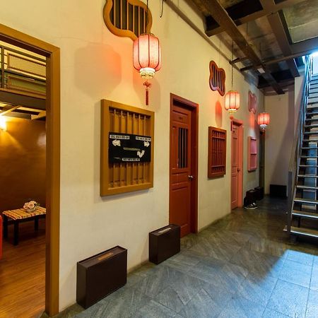 Travel Hub Highstreet Hostel Куала Лумпур Екстериор снимка