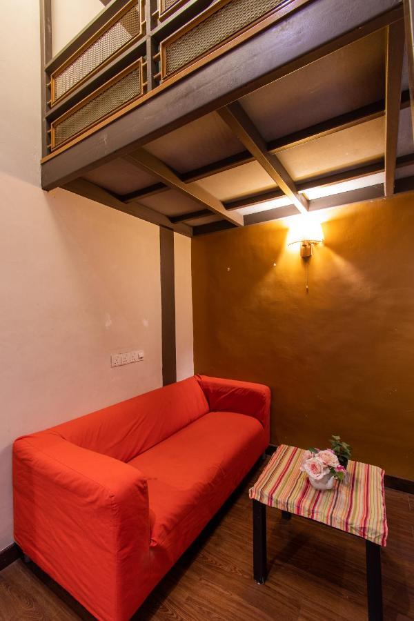 Travel Hub Highstreet Hostel Куала Лумпур Екстериор снимка