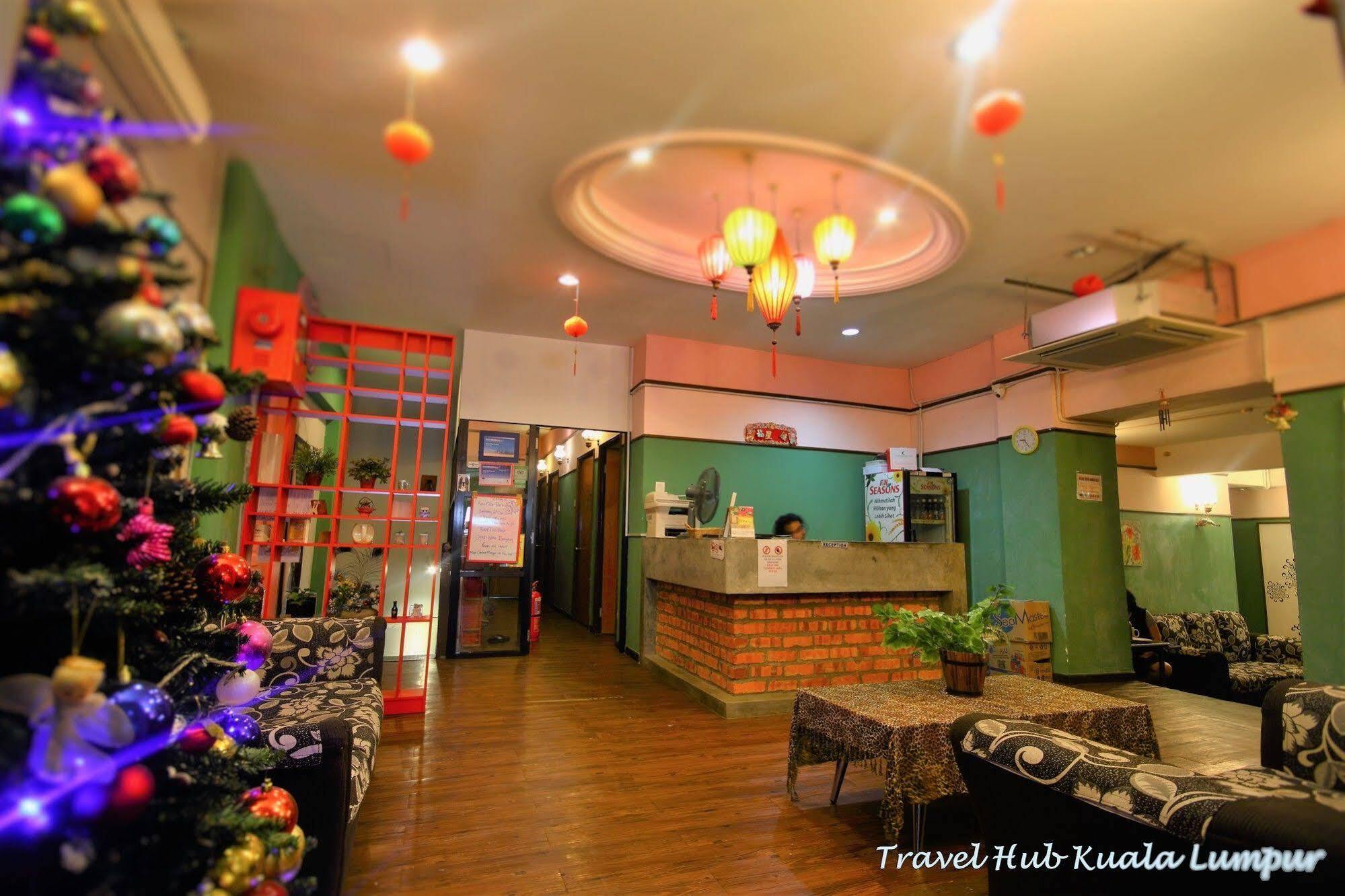 Travel Hub Highstreet Hostel Куала Лумпур Екстериор снимка